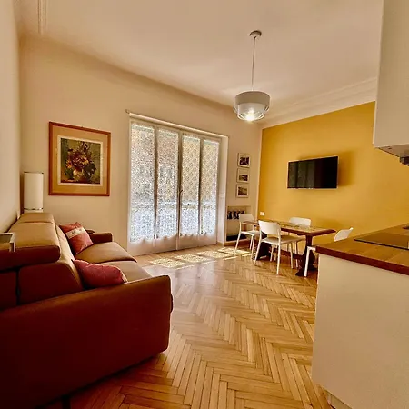 Bright & Cozy Flat - Walk To & Train Station Apartmán Sanremo