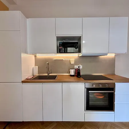 Apartmán Bright & Cozy Flat - Walk To & Train Station *