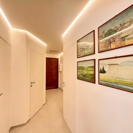 Bright & Cozy Flat - Walk To & Train Station Apartmán