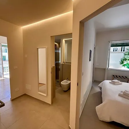 Bright & Cozy Flat - Walk To & Train Station Apartmán Sanremo