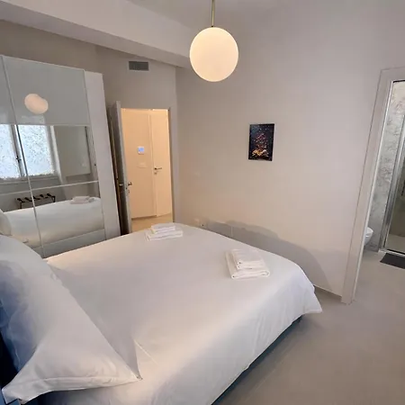 Bright & Cozy Flat - Walk To & Train Station * Sanremo