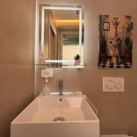 Bright & Cozy Flat - Walk To & Train Station * Sanremo