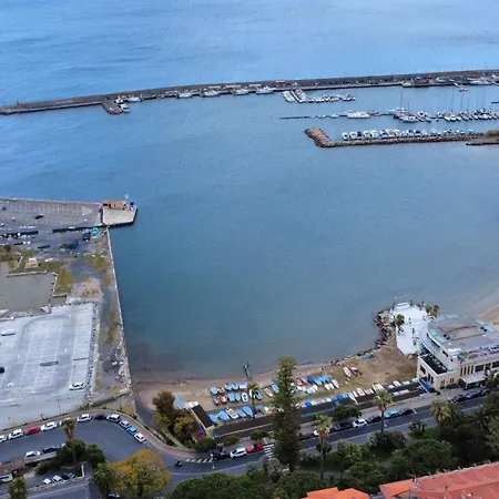 Bright & Cozy Flat - Walk To & Train Station * Sanremo